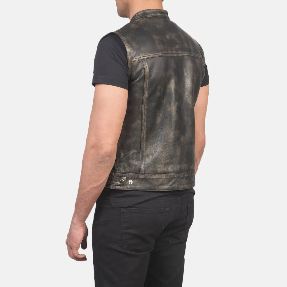 A cool brown moto jacket leather vest for men made from real leather. It's like a stylish jacket without sleeves!