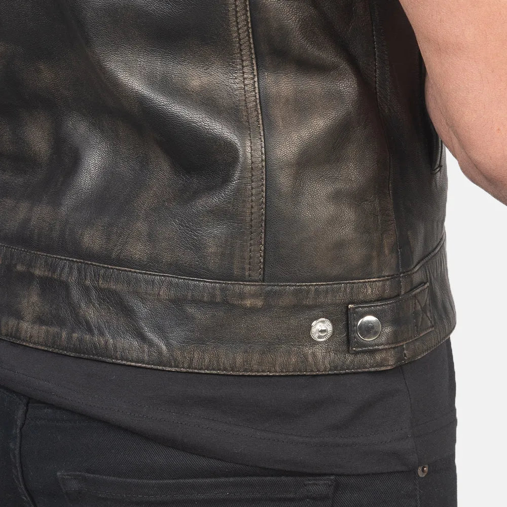 A cool brown moto jacket leather vest for men made from real leather. It's like a stylish jacket without sleeves!