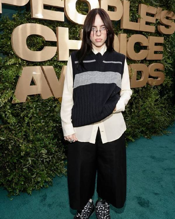 Billie Eilish People’s Choice Awards Sweater